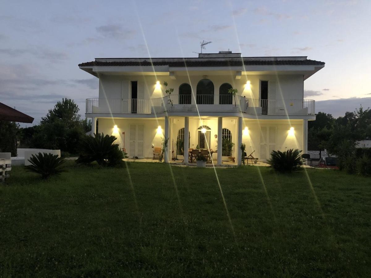 Casa Blanca B&B Latina Exterior photo