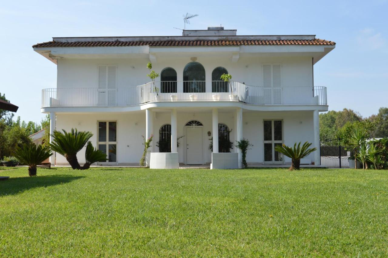 Casa Blanca B&B Latina Exterior photo
