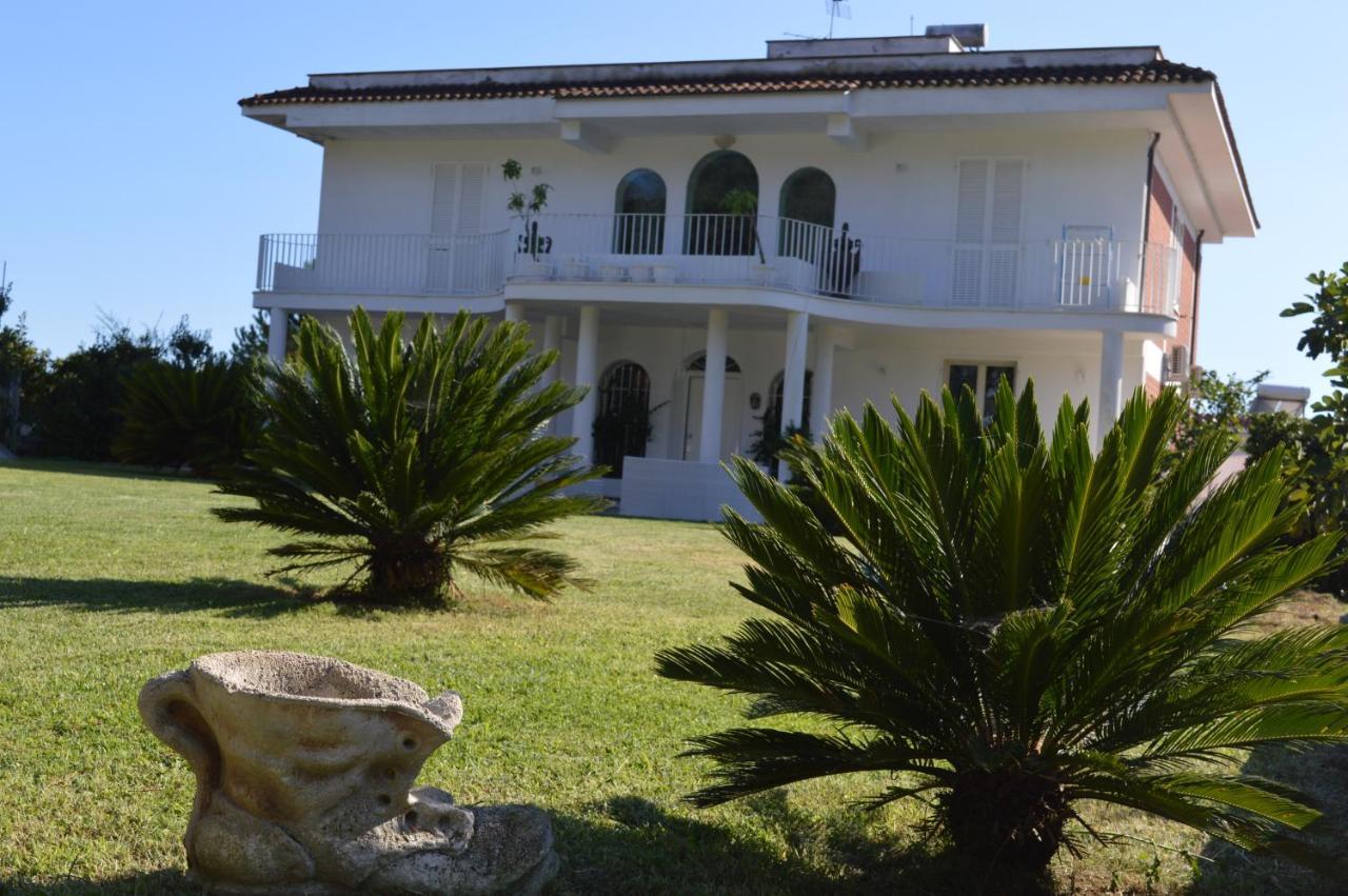 Casa Blanca B&B Latina Exterior photo
